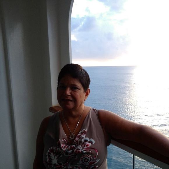 Meet your Posher, Elaine - Picture 1 of 1